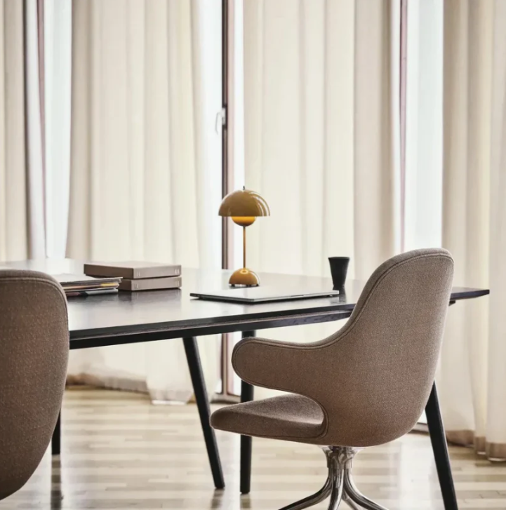 AuraLamp - Rechargeable LED Table Lamp