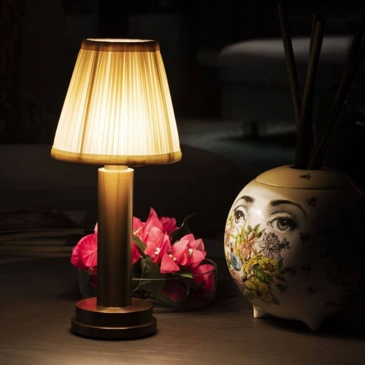 Auralux - Rechargeable LED Table Lamp