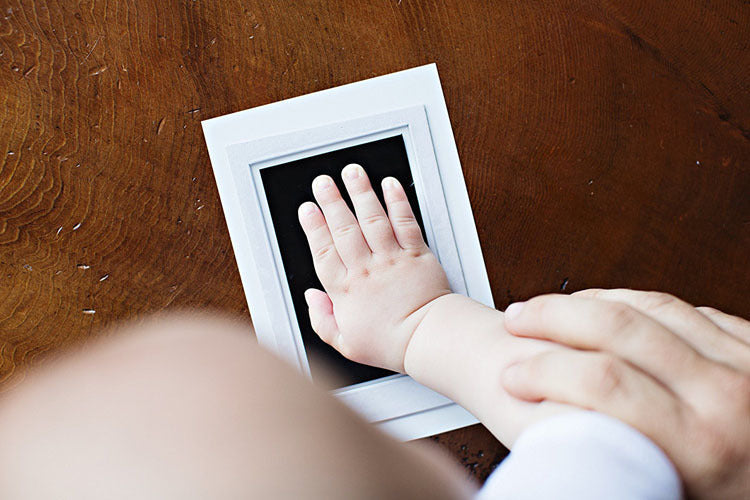 Baby Handprint & Footprint Kit – Inkless Keepsake Set for Newborns