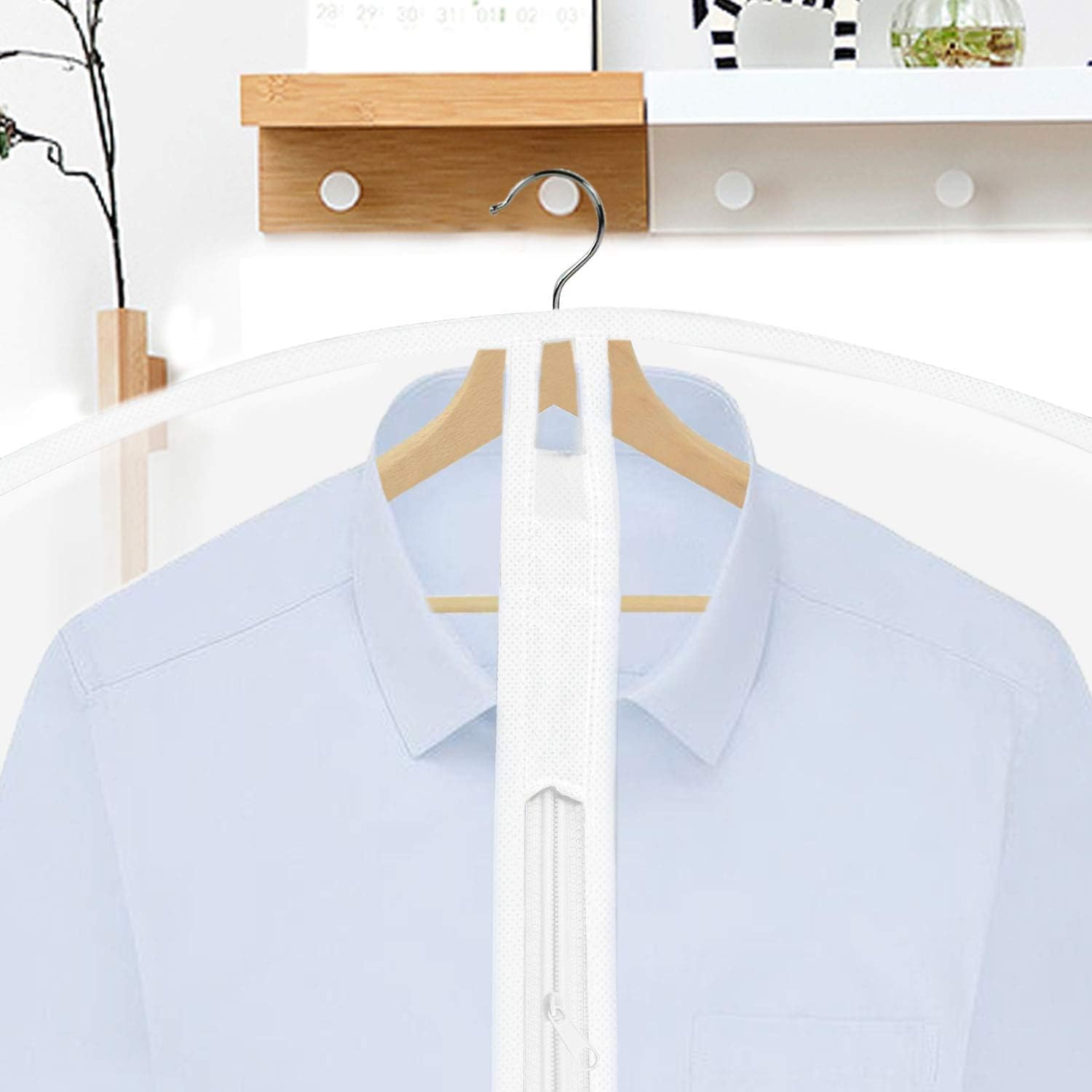 Extra-long garment bag with full-length zip and dual handles for gowns