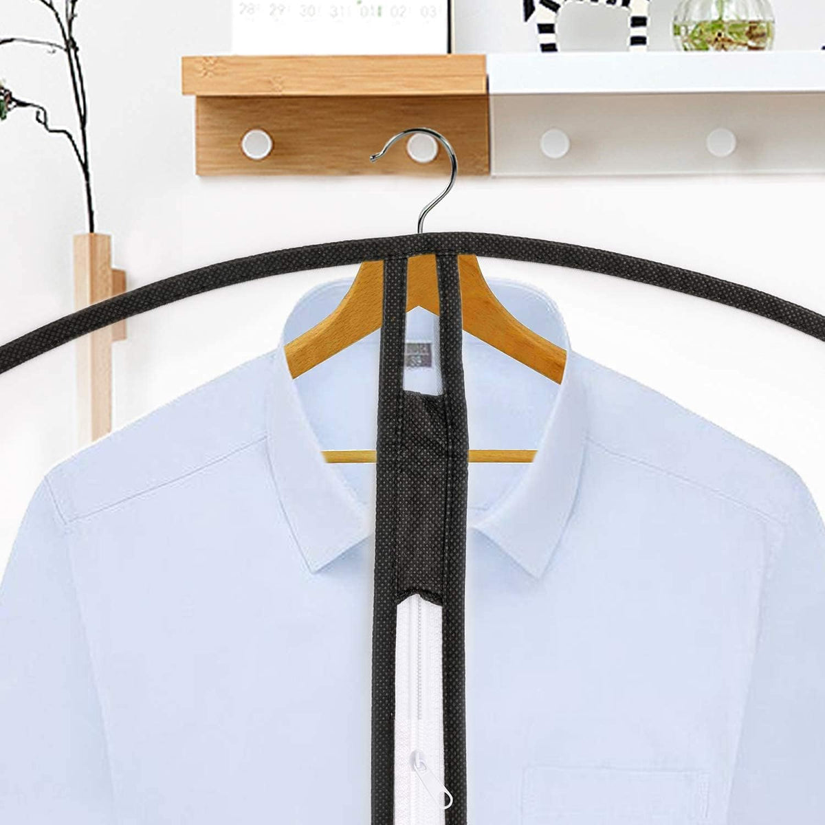 Extra-long garment bag with full-length zip and dual handles for gowns