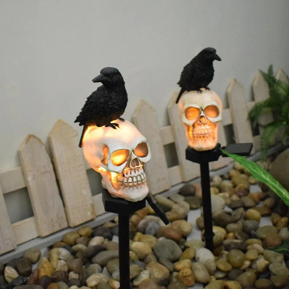 Solar Halloween crow skull garden light