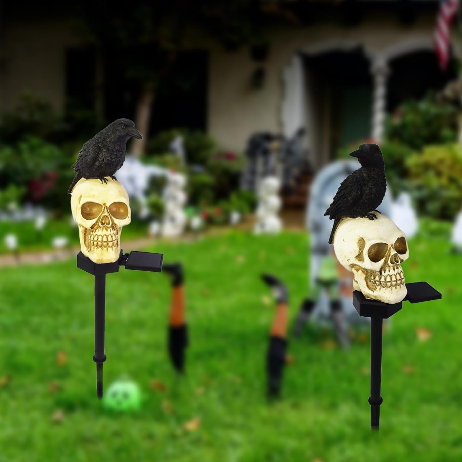 Solar Halloween crow skull garden light